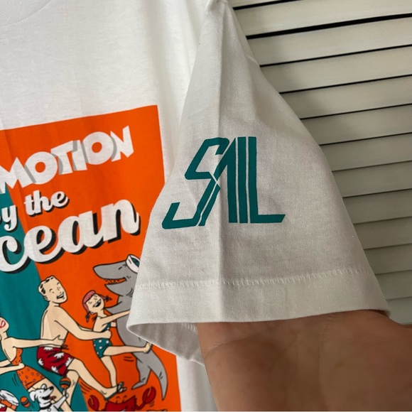 White T-Shirt Men size XL - Picture 4 of 8